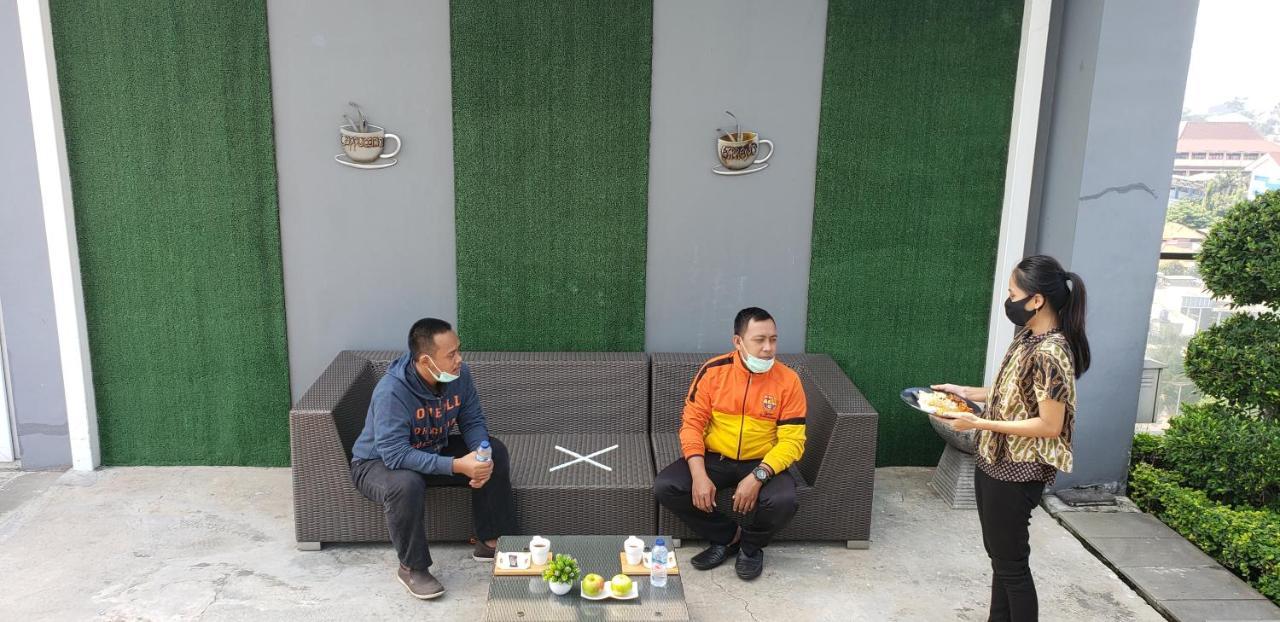 Harvia Suites Kebon Jeruk Jakarta Exterior photo