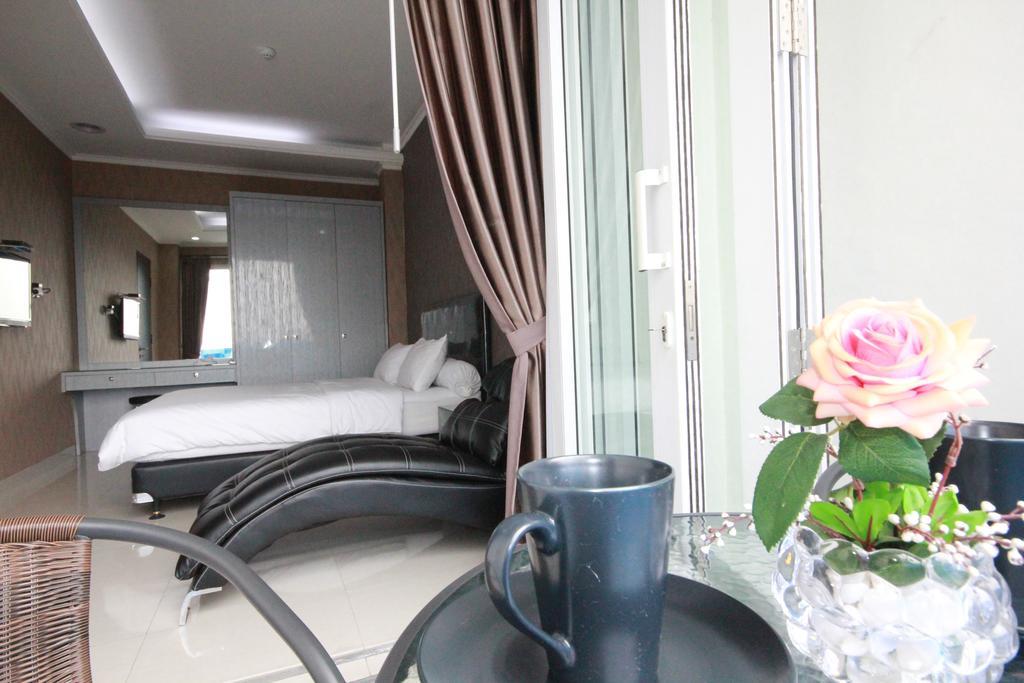 Harvia Suites Kebon Jeruk Jakarta Exterior photo