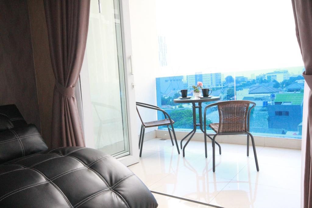 Harvia Suites Kebon Jeruk Jakarta Exterior photo