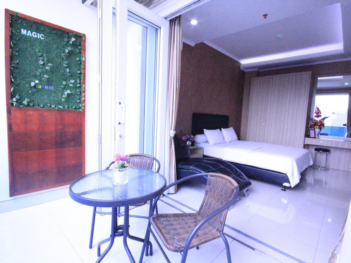 Harvia Suites Kebon Jeruk Jakarta Exterior photo