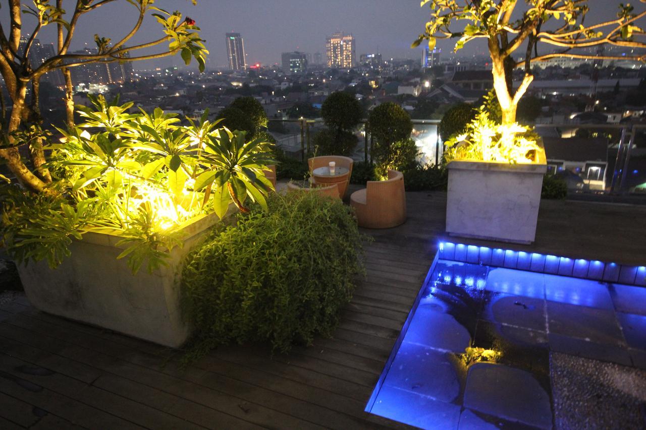 Harvia Suites Kebon Jeruk Jakarta Exterior photo
