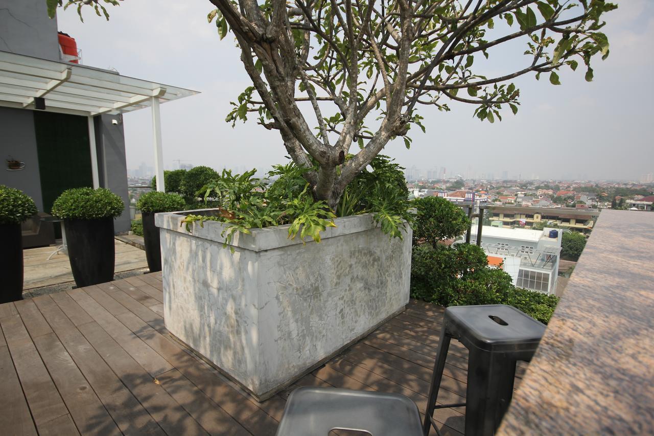 Harvia Suites Kebon Jeruk Jakarta Exterior photo