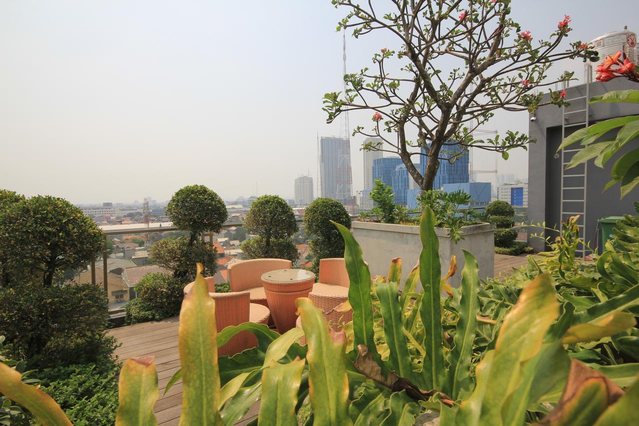 Harvia Suites Kebon Jeruk Jakarta Exterior photo