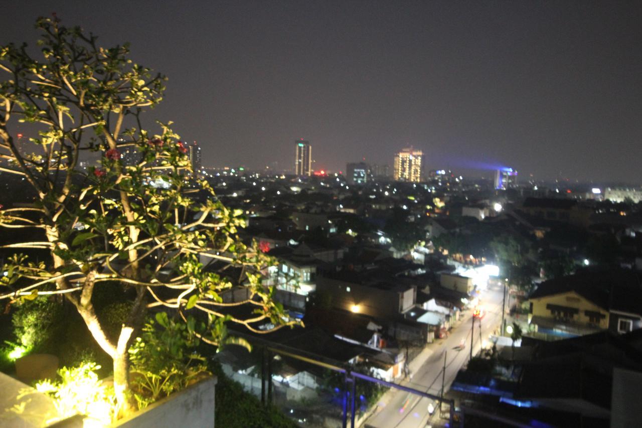 Harvia Suites Kebon Jeruk Jakarta Exterior photo