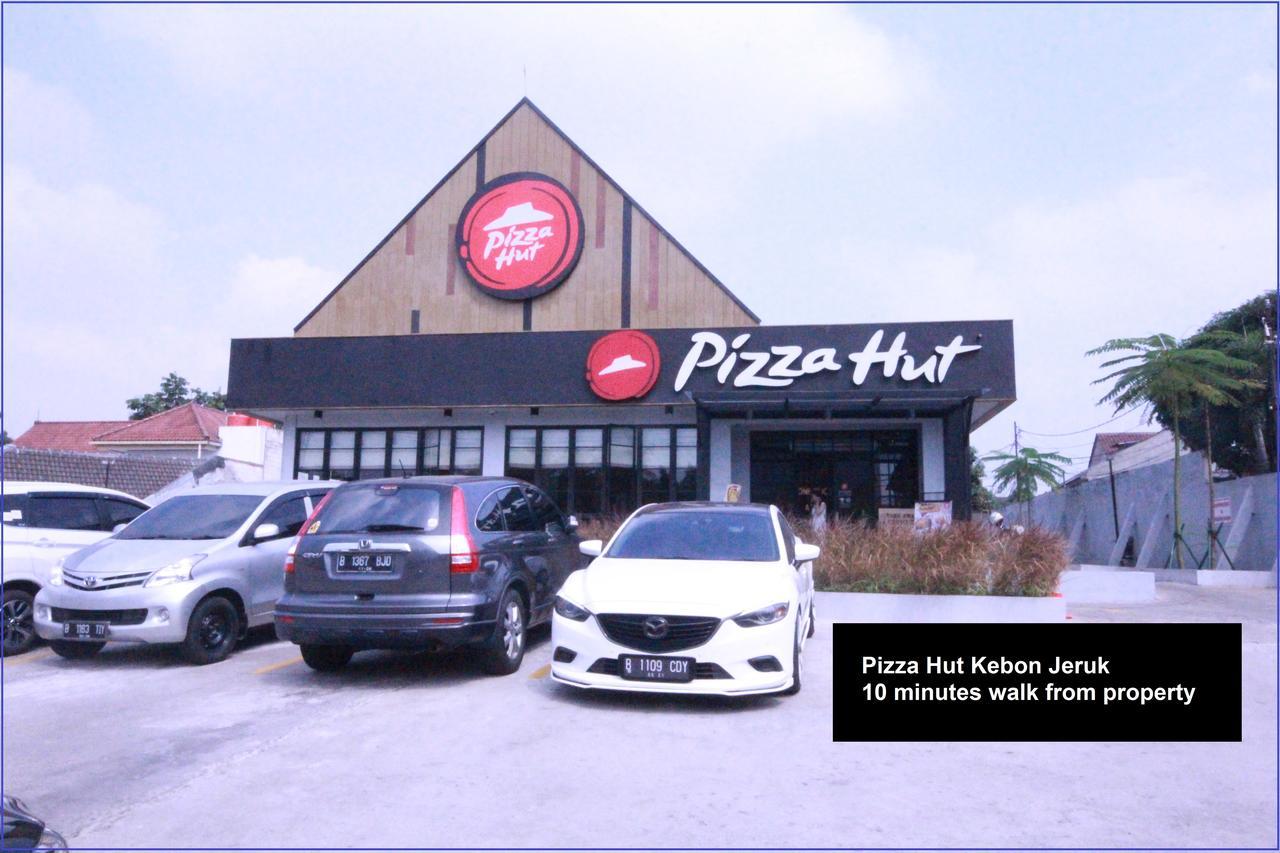Harvia Suites Kebon Jeruk Jakarta Exterior photo