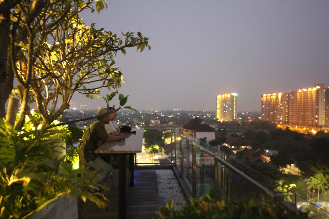 Harvia Suites Kebon Jeruk Jakarta Exterior photo