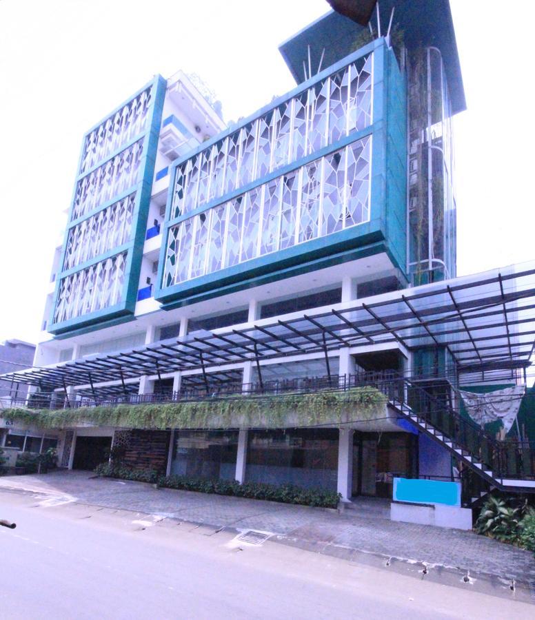 Harvia Suites Kebon Jeruk Jakarta Exterior photo