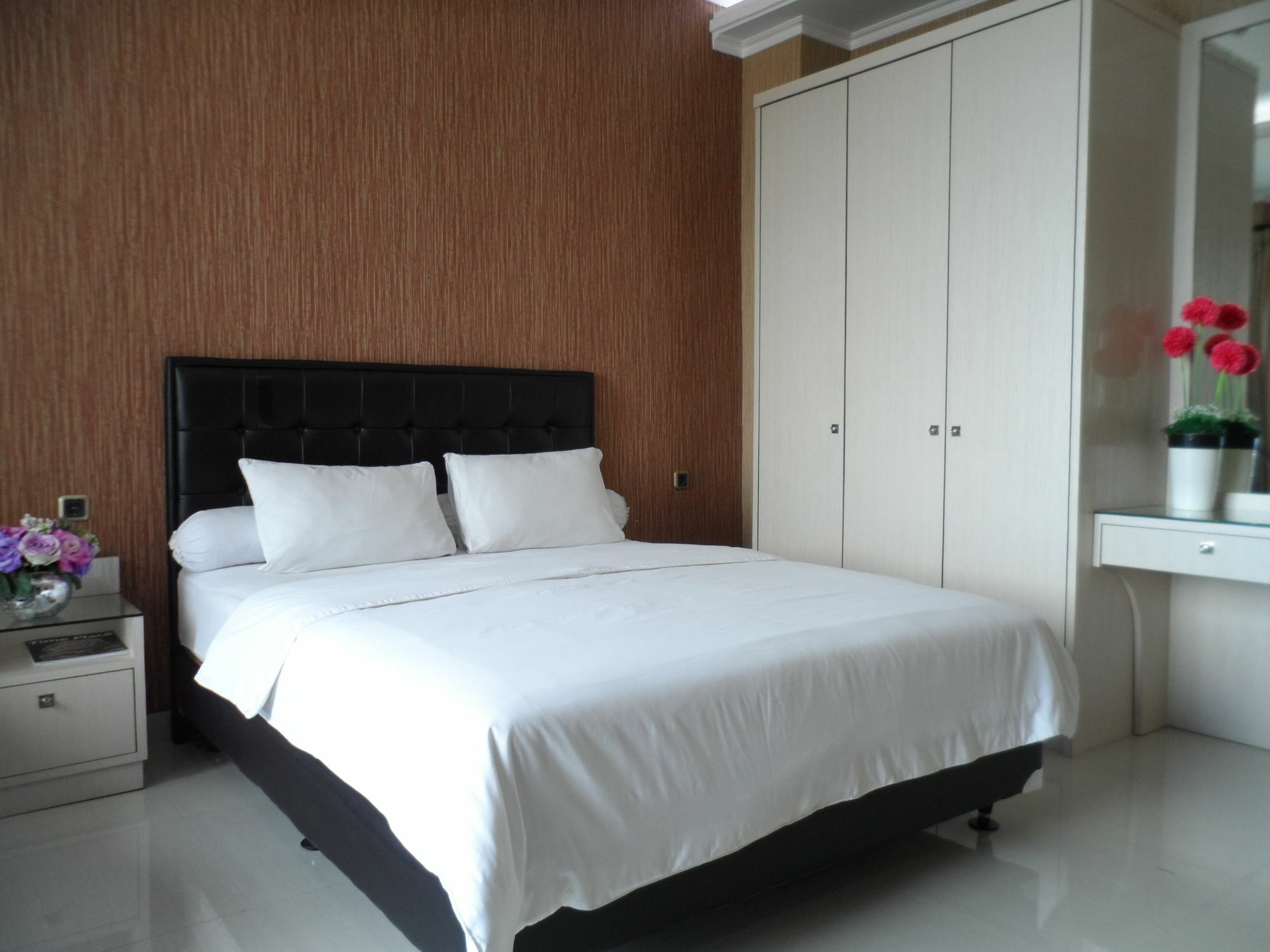 Harvia Suites Kebon Jeruk Jakarta Exterior photo